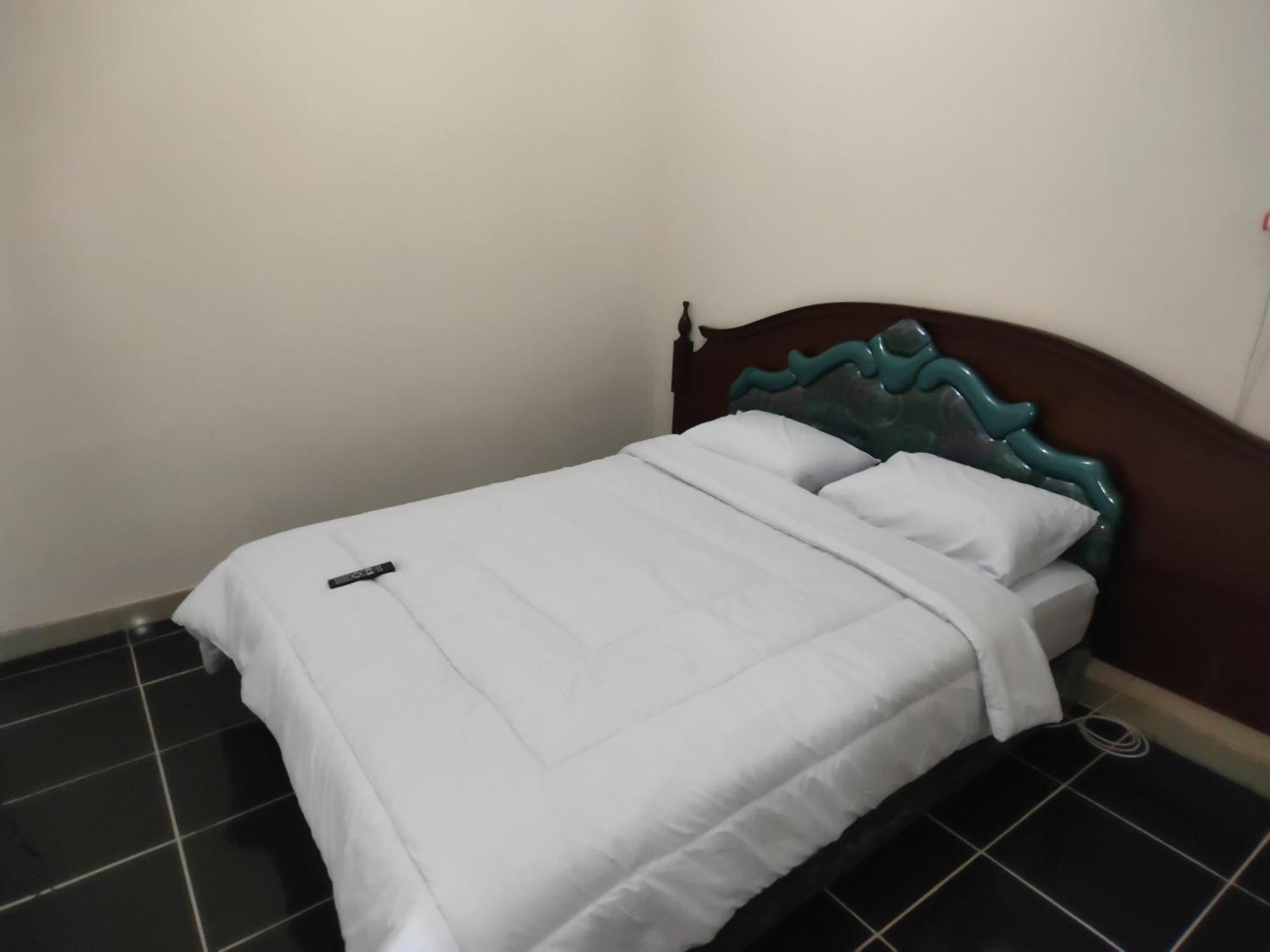 Tirto 27 Homestay Джокьякарта Экстерьер фото