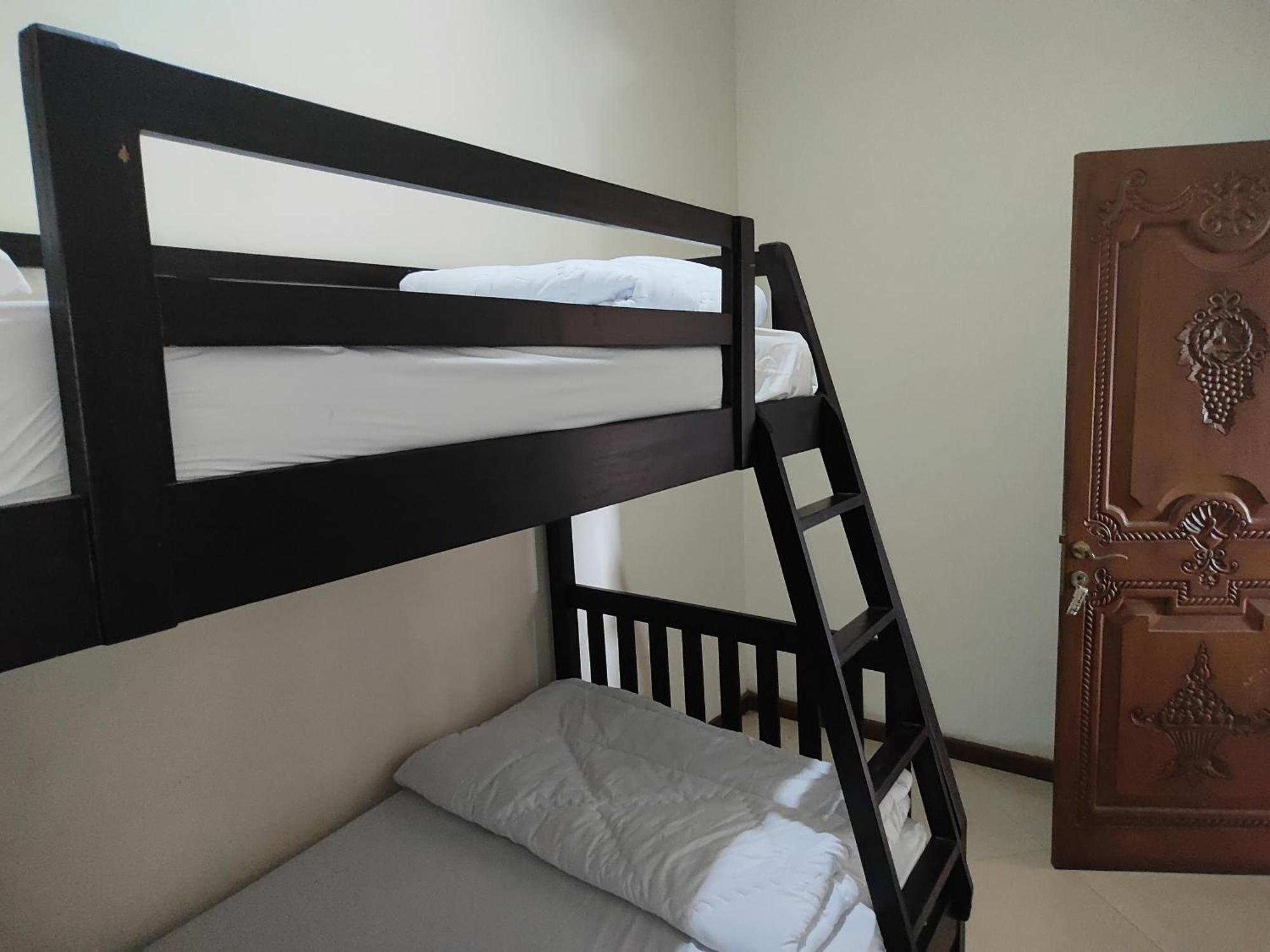 Tirto 27 Homestay Джокьякарта Экстерьер фото