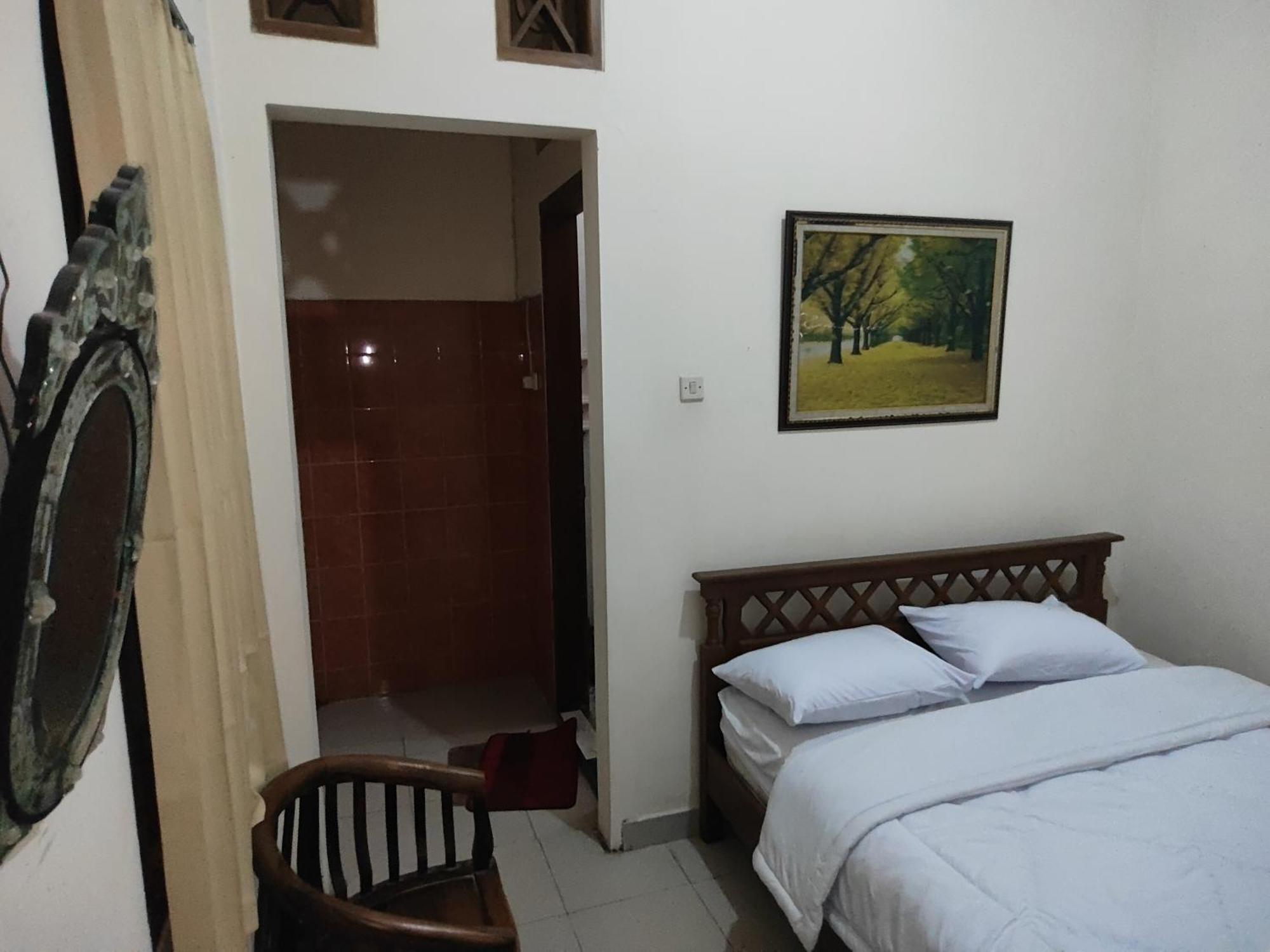 Tirto 27 Homestay Джокьякарта Экстерьер фото