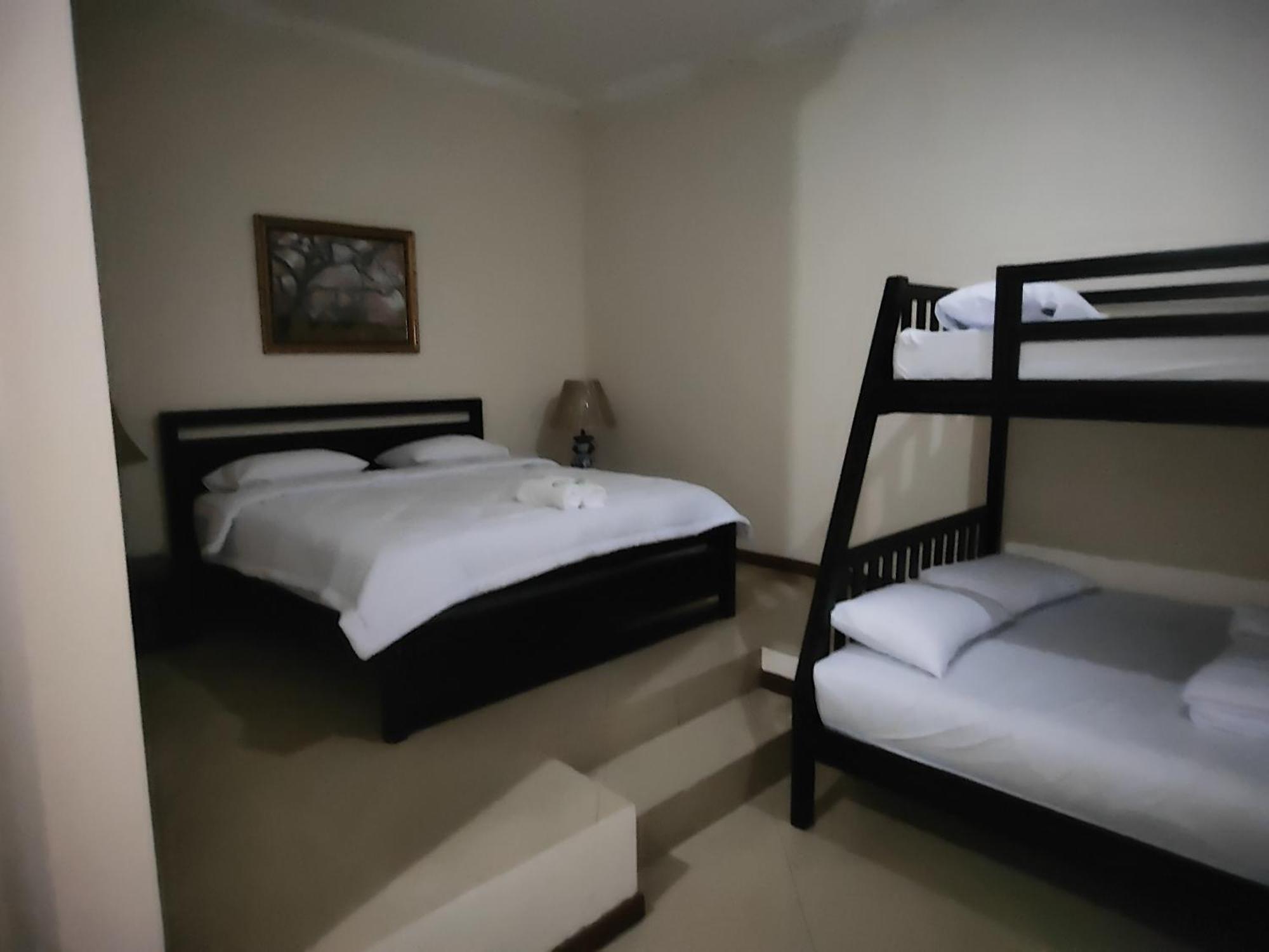 Tirto 27 Homestay Джокьякарта Экстерьер фото