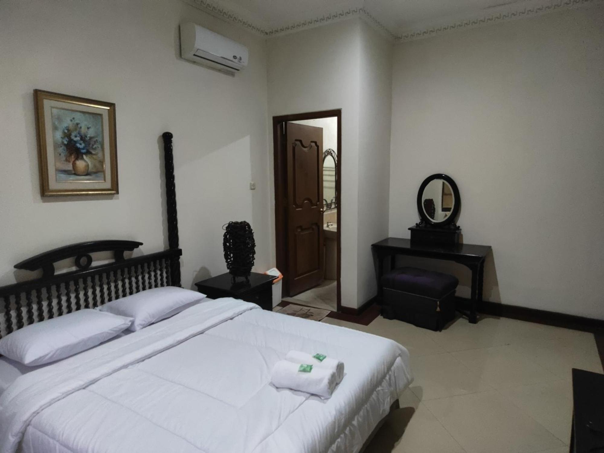 Tirto 27 Homestay Джокьякарта Экстерьер фото