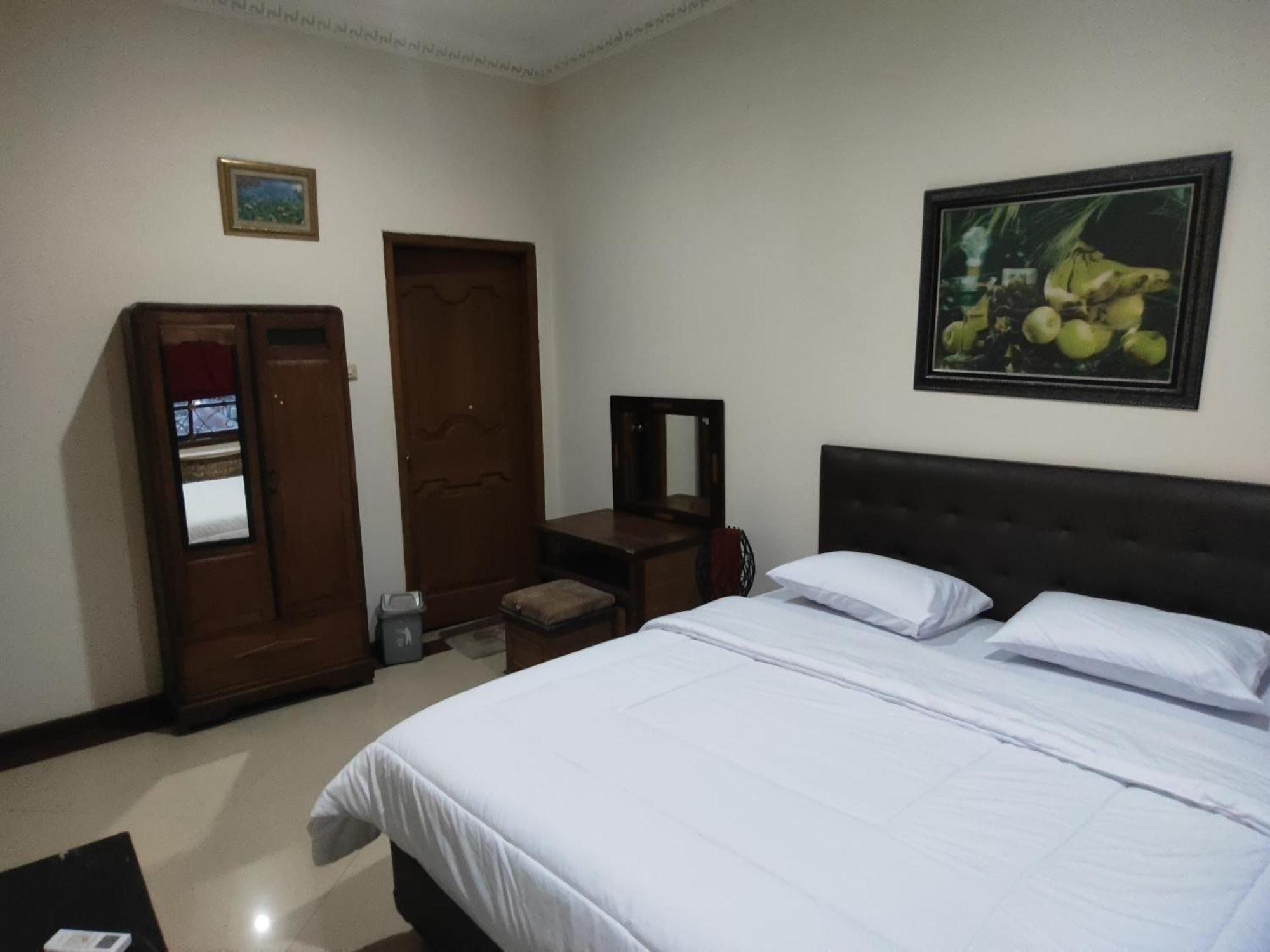 Tirto 27 Homestay Джокьякарта Экстерьер фото