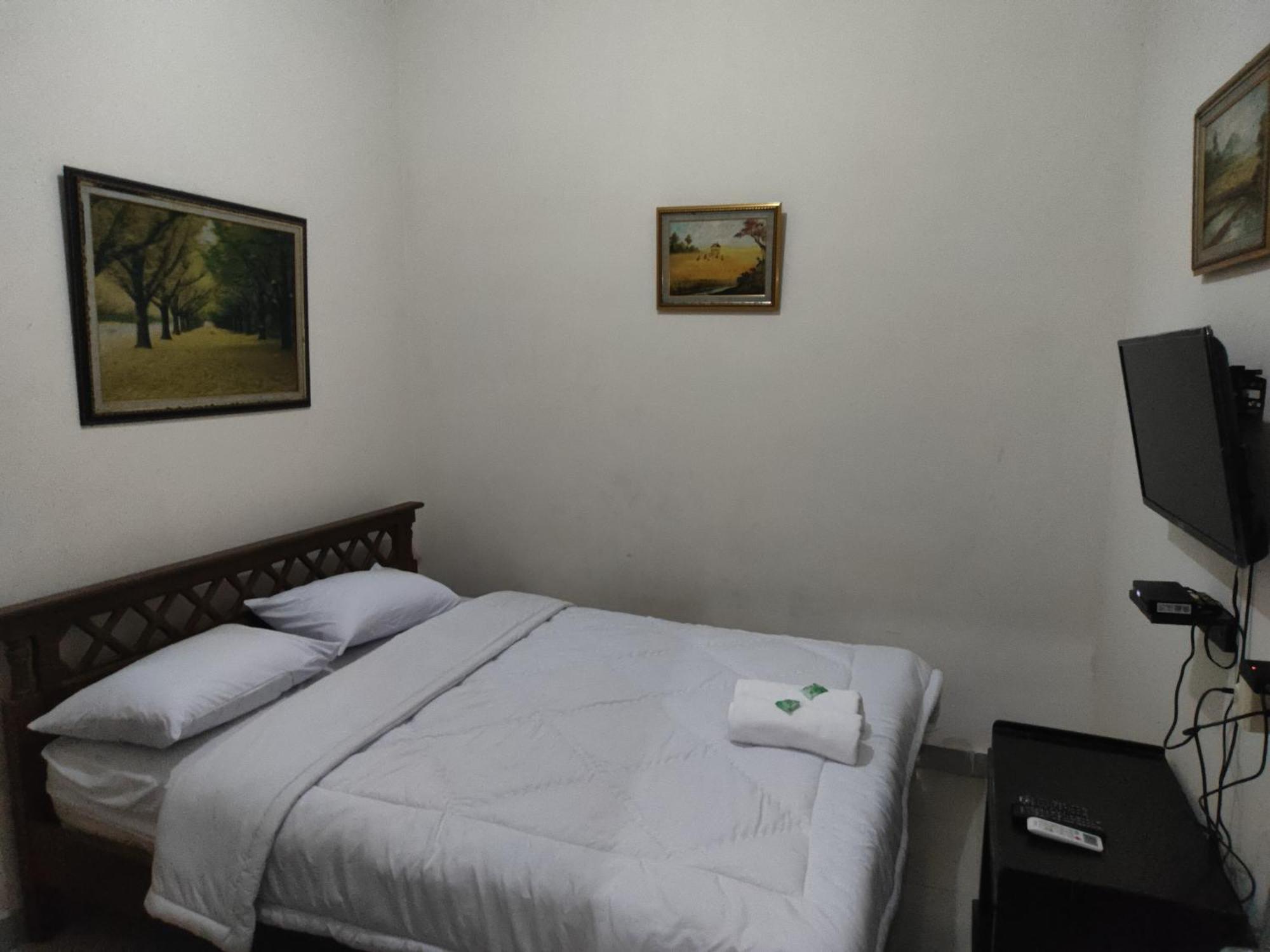 Tirto 27 Homestay Джокьякарта Экстерьер фото