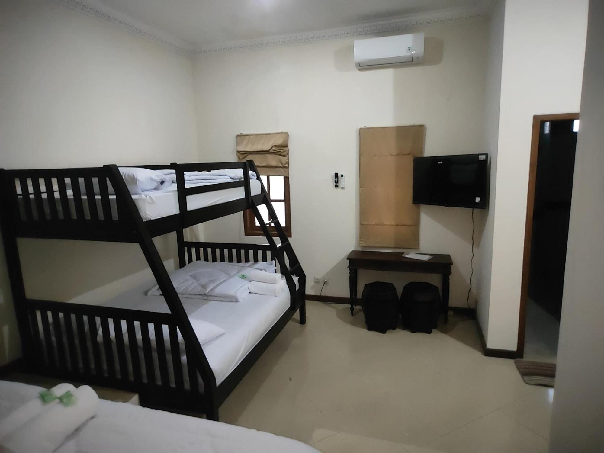Tirto 27 Homestay Джокьякарта Экстерьер фото
